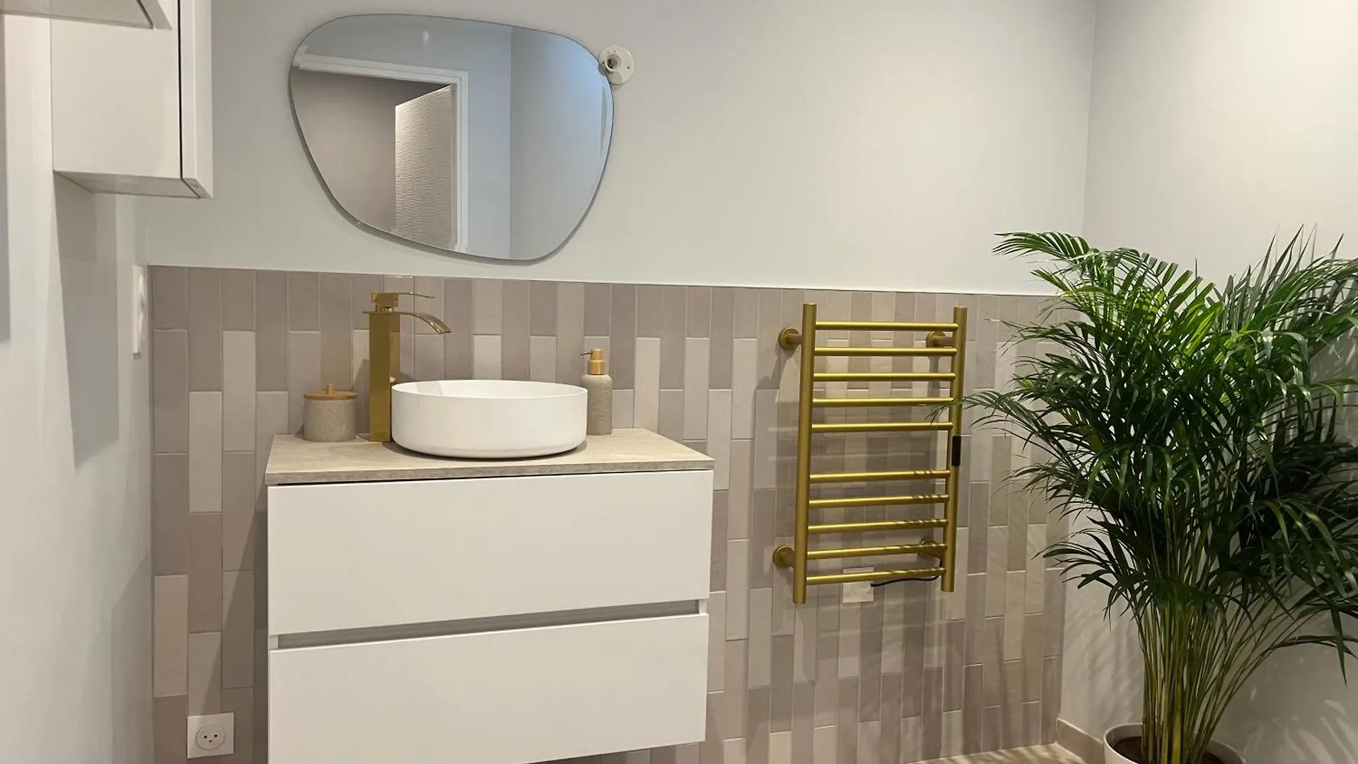 La Perle Lune Amberieu-en-Bugey Guest house